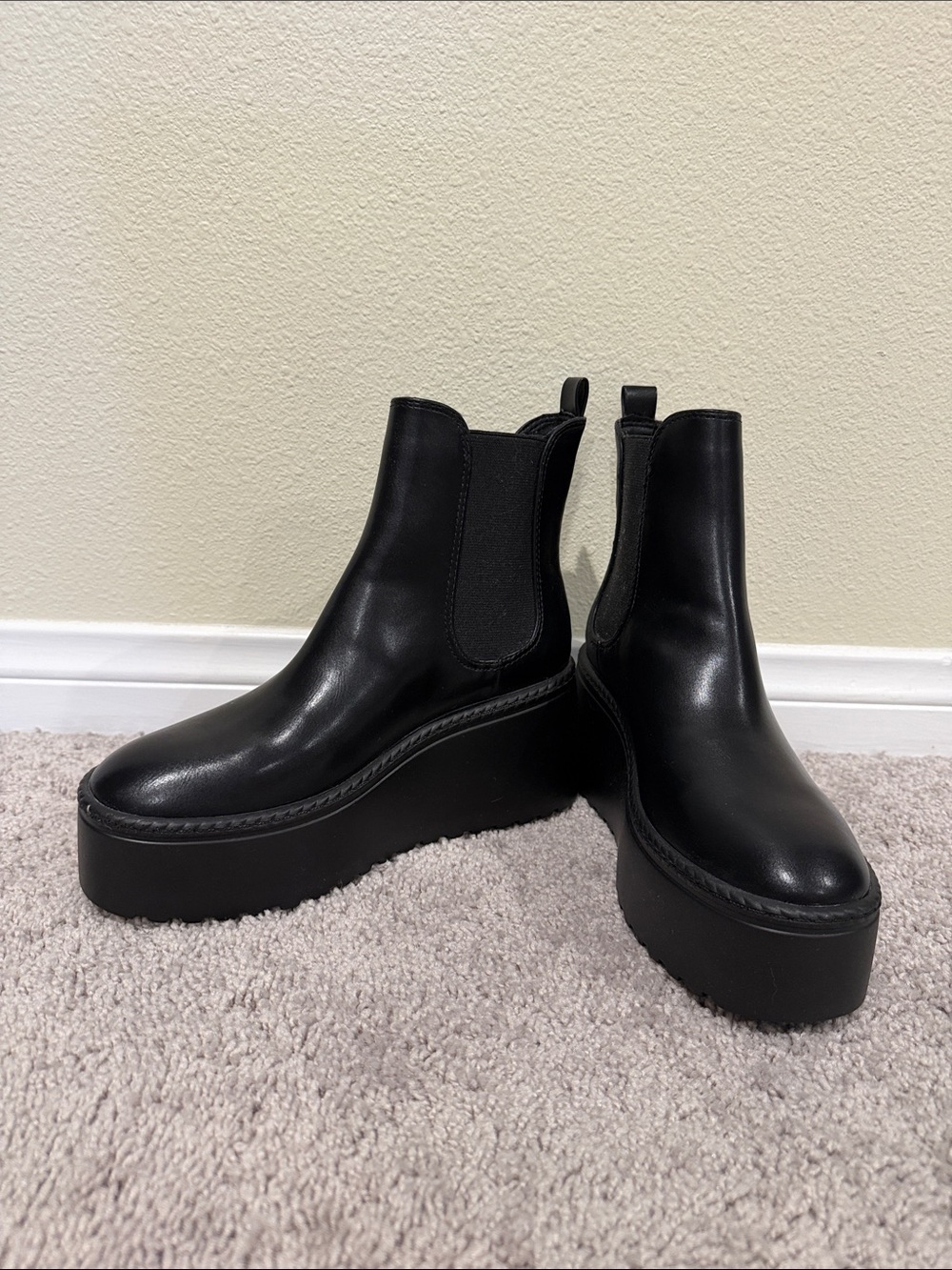 Nine West Henrita  Chunky Sole Rounded Toe Pull On Ankle Boots (Black, 7)